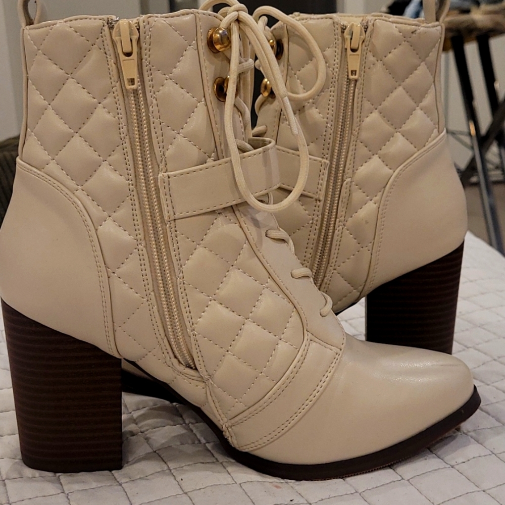 NWOT BEIGE combat Booties